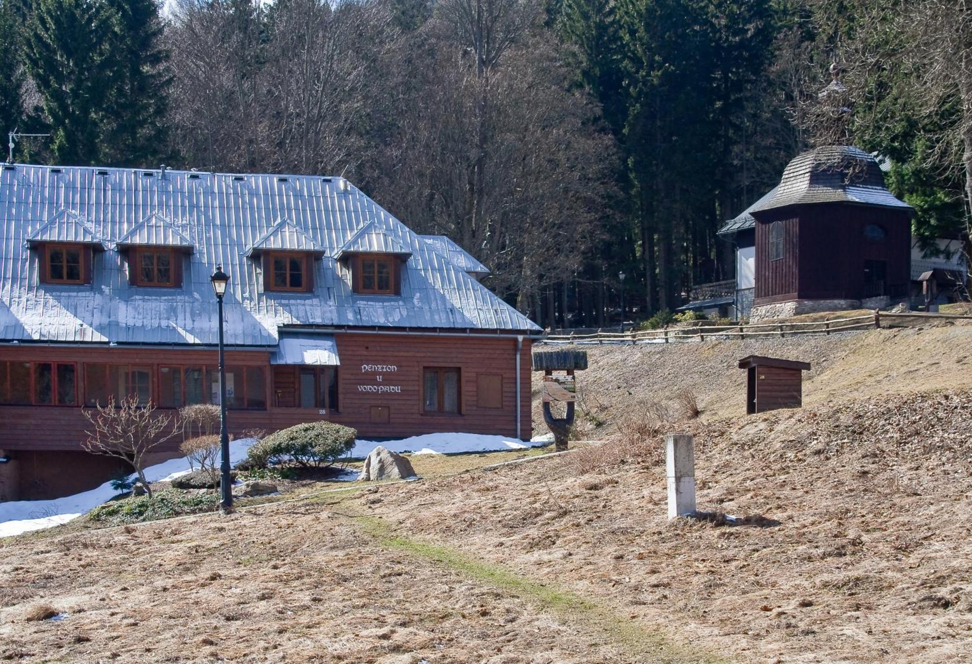Penzion U Vodopadu Karlova Studánka Exteriör bild